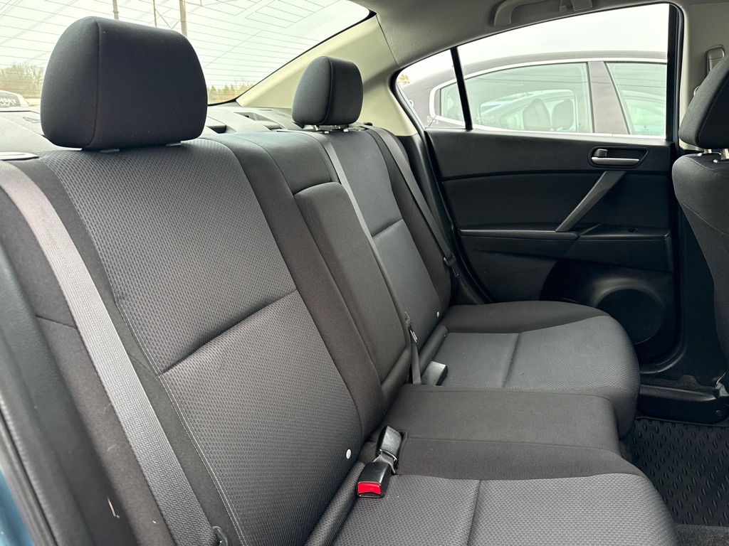 Mazda MAZDA3 i Touring 4-door 2011