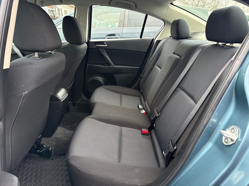 Mazda MAZDA3 i Touring 4-door 2011