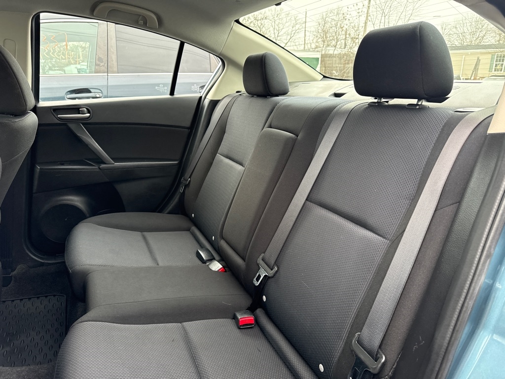 Mazda MAZDA3 i Touring 4-door 2011