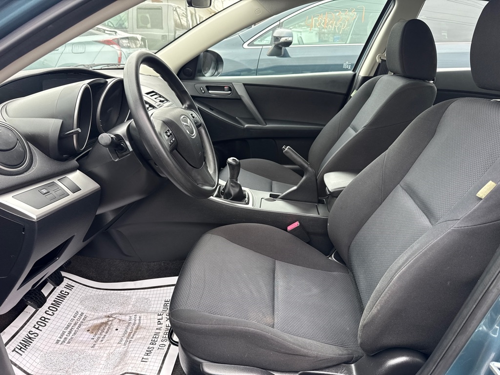 Mazda MAZDA3 i Touring 4-door 2011