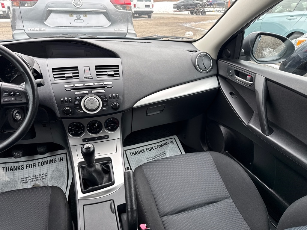 Mazda MAZDA3 i Touring 4-door 2011