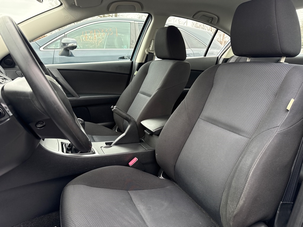 Mazda MAZDA3 i Touring 4-door 2011