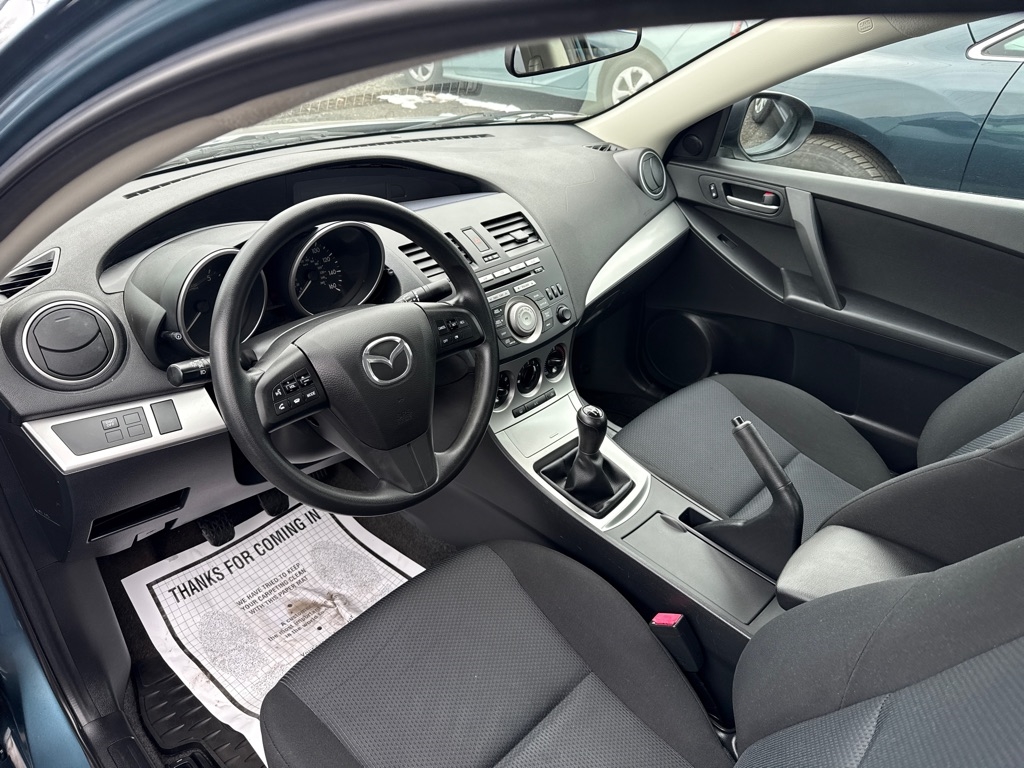 Mazda MAZDA3 i Touring 4-door 2011