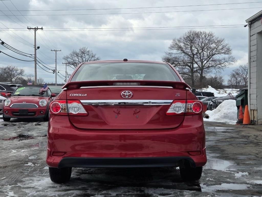 Toyota Corolla S 5-Speed MT 2012