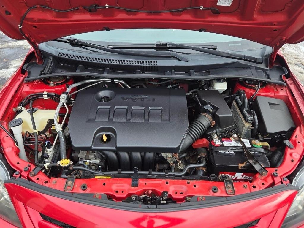 Toyota Corolla S 5-Speed MT 2012