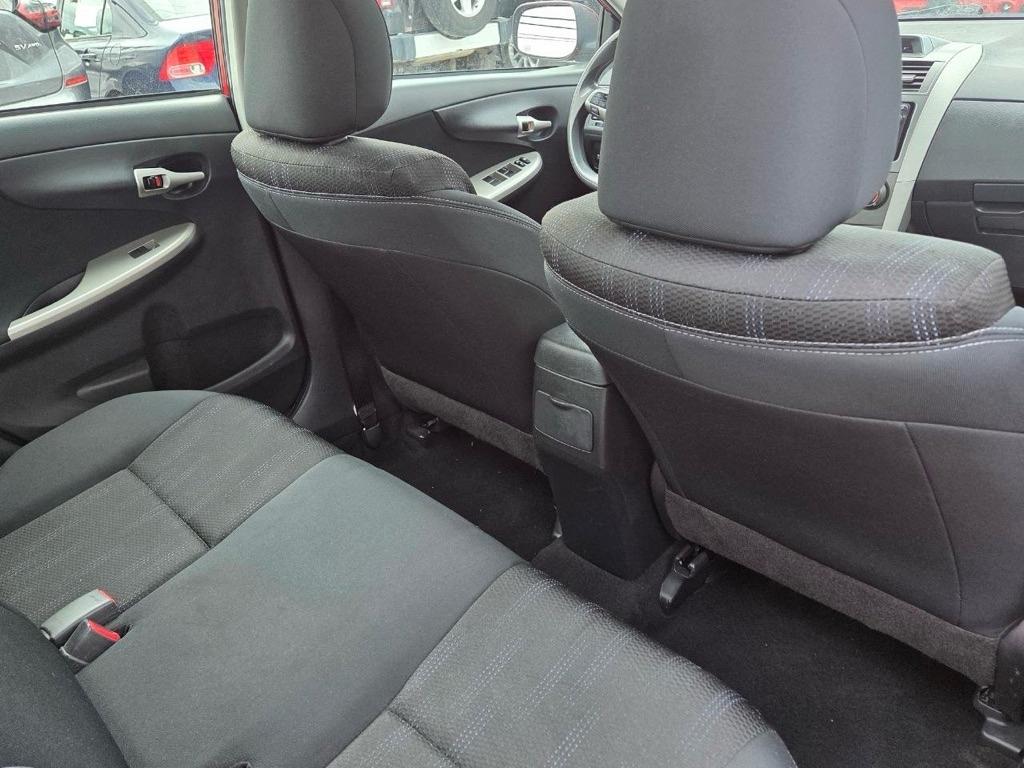 Toyota Corolla S 5-Speed MT 2012