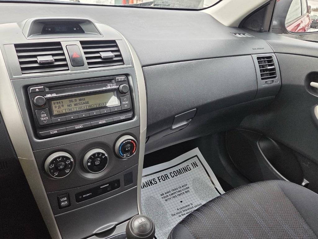 Toyota Corolla S 5-Speed MT 2012