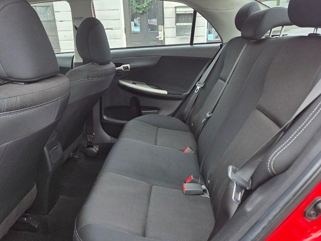 Toyota Corolla S 5-Speed MT 2012