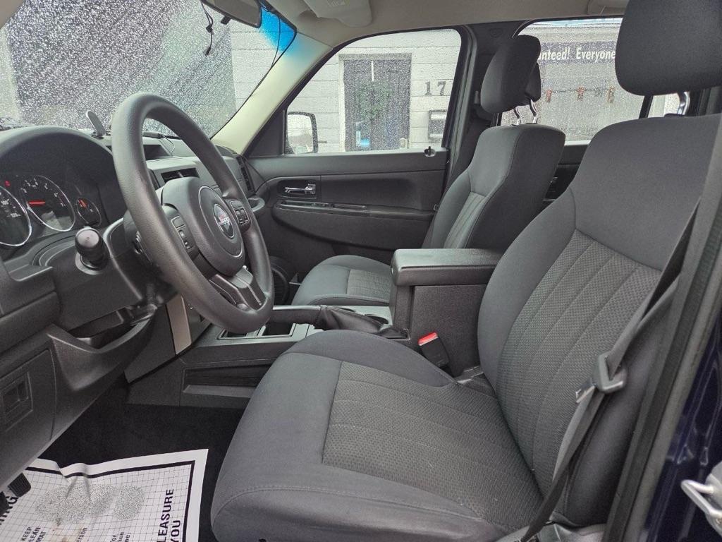 Jeep Liberty Sport 4WD 2012