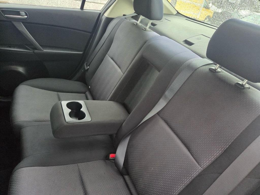 Mazda MAZDA3 i SV 4-Door 2010