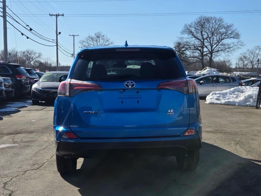 Toyota RAV4 LE AWD 2017