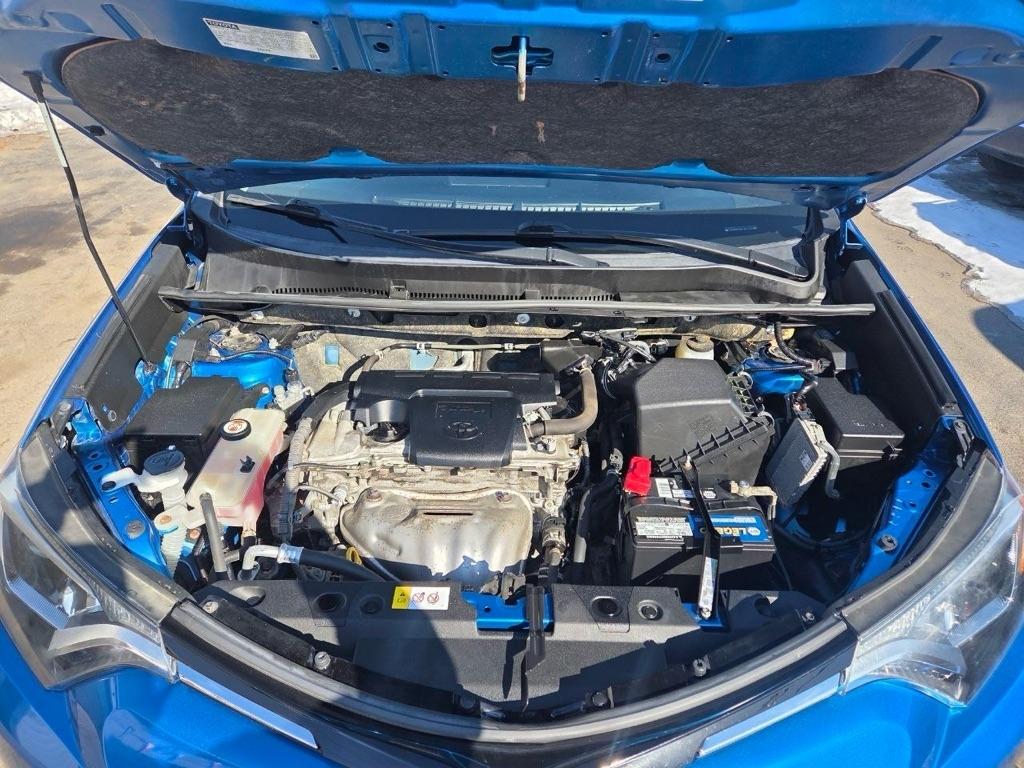 Toyota RAV4 LE AWD 2017