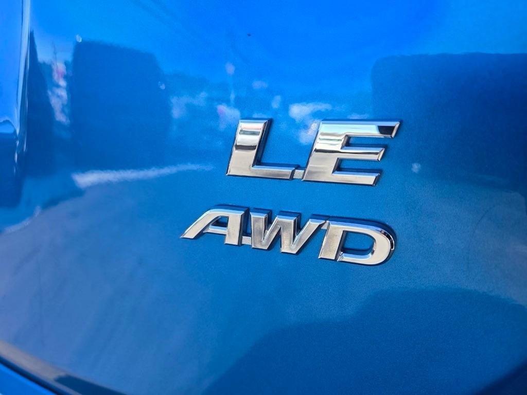 Toyota RAV4 LE AWD 2017