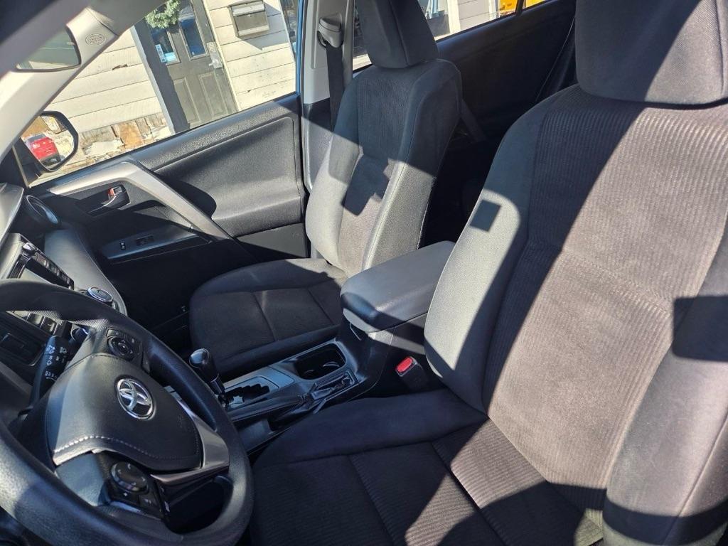 Toyota RAV4 LE AWD 2017