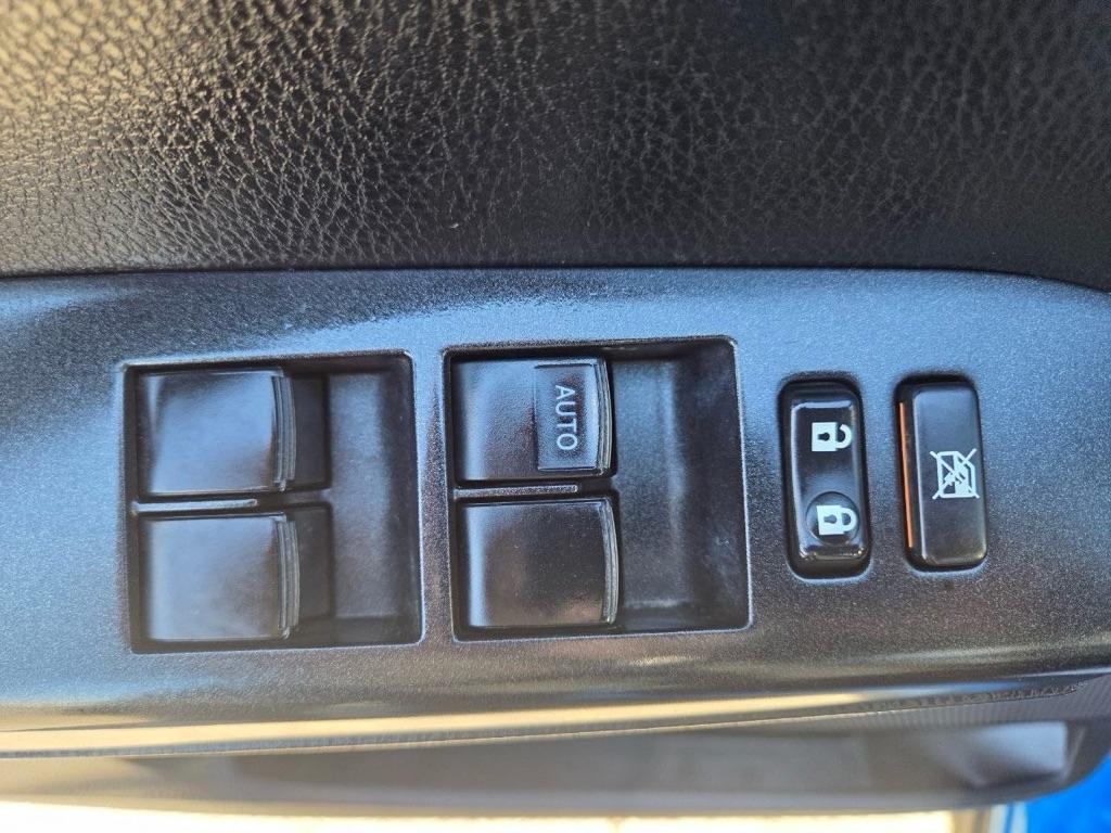 Toyota RAV4 LE AWD 2017