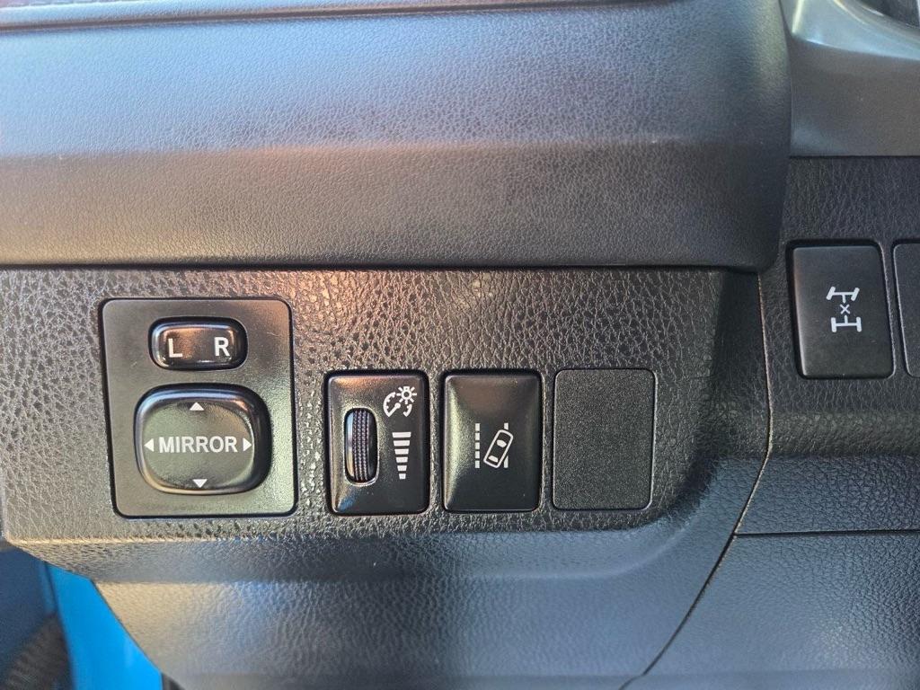 Toyota RAV4 LE AWD 2017