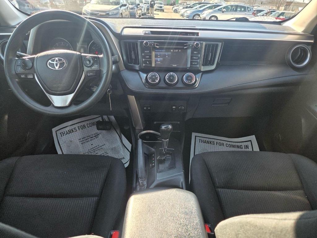 Toyota RAV4 LE AWD 2017