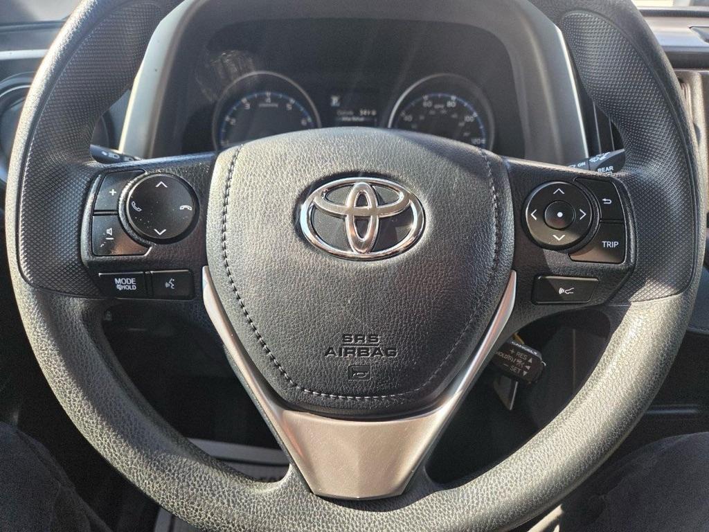 Toyota RAV4 LE AWD 2017