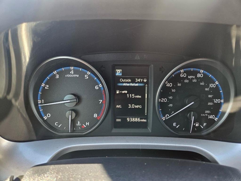 Toyota RAV4 LE AWD 2017