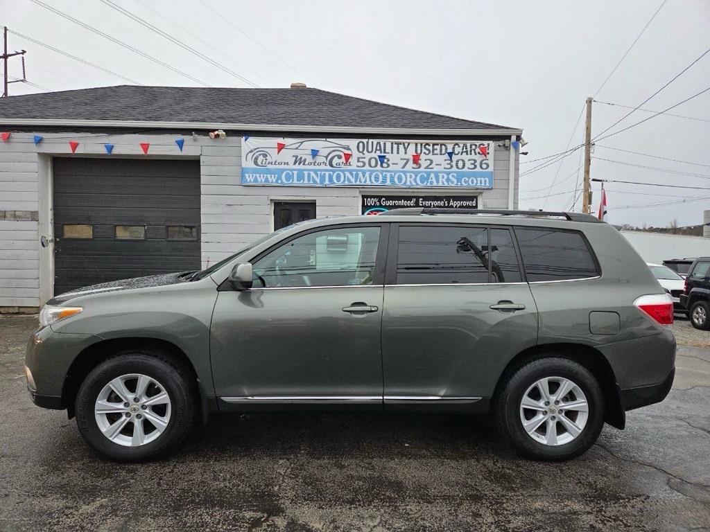 Toyota Highlander Base 4WD 2012