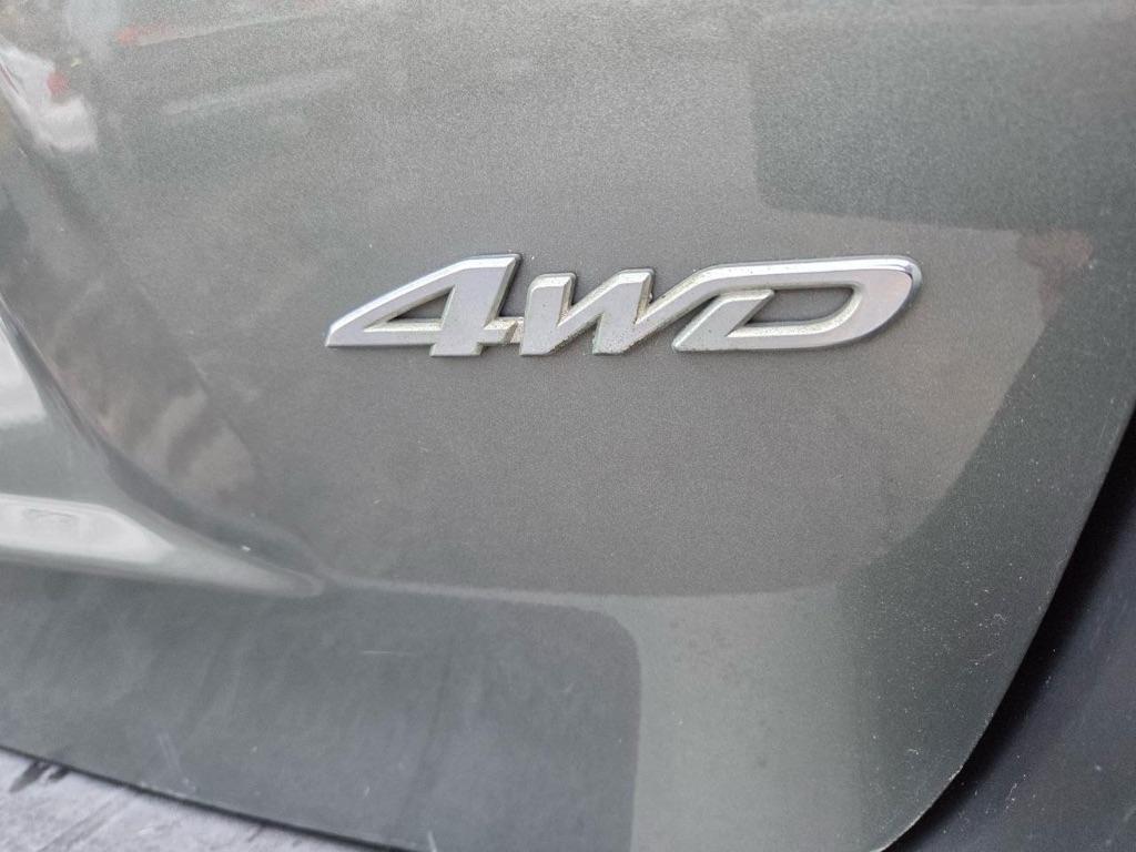 Toyota Highlander Base 4WD 2012
