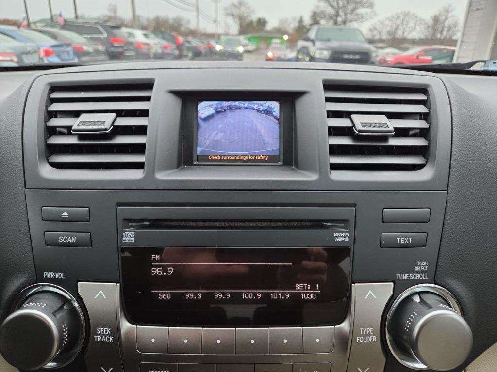Toyota Highlander Base 4WD 2012