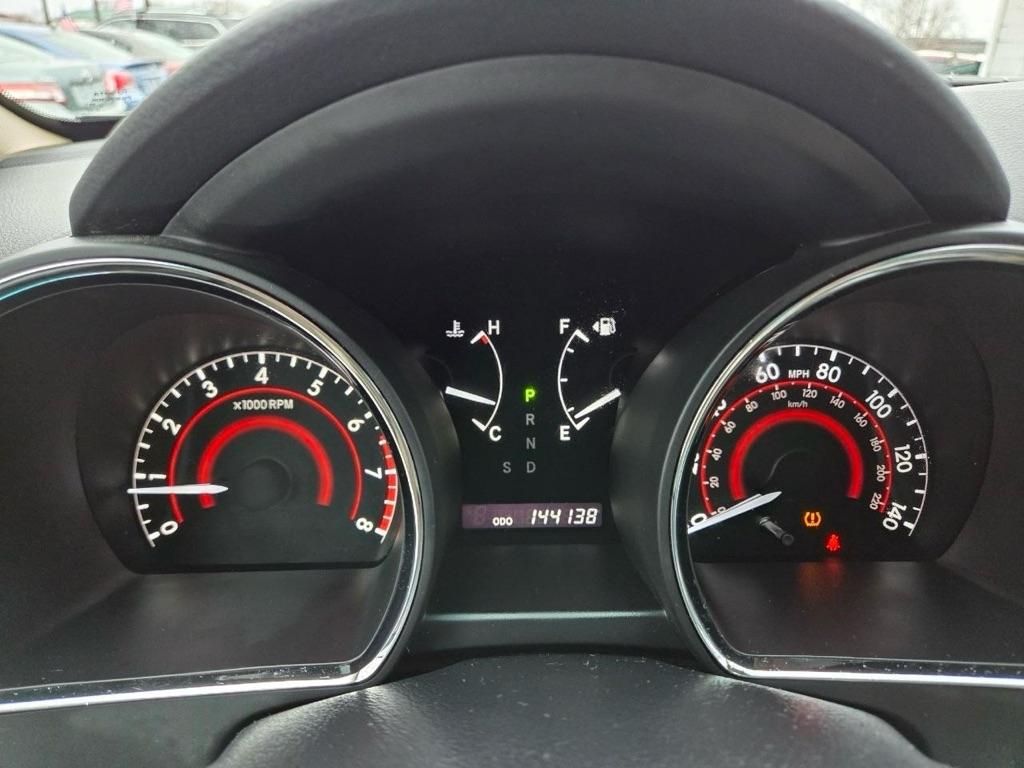 Toyota Highlander Base 4WD 2012