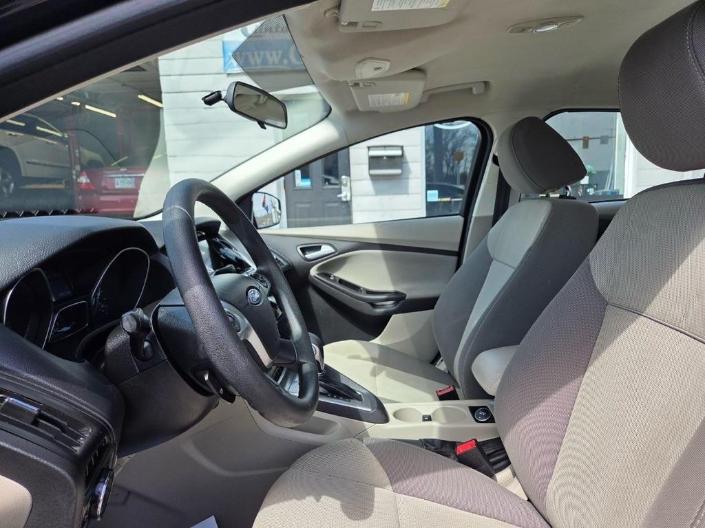 Ford Focus SE Sedan 2014