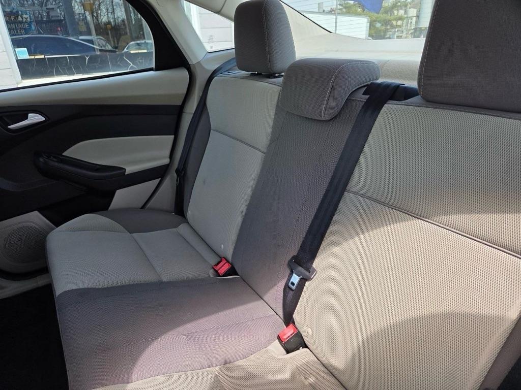 Ford Focus SE Sedan 2014