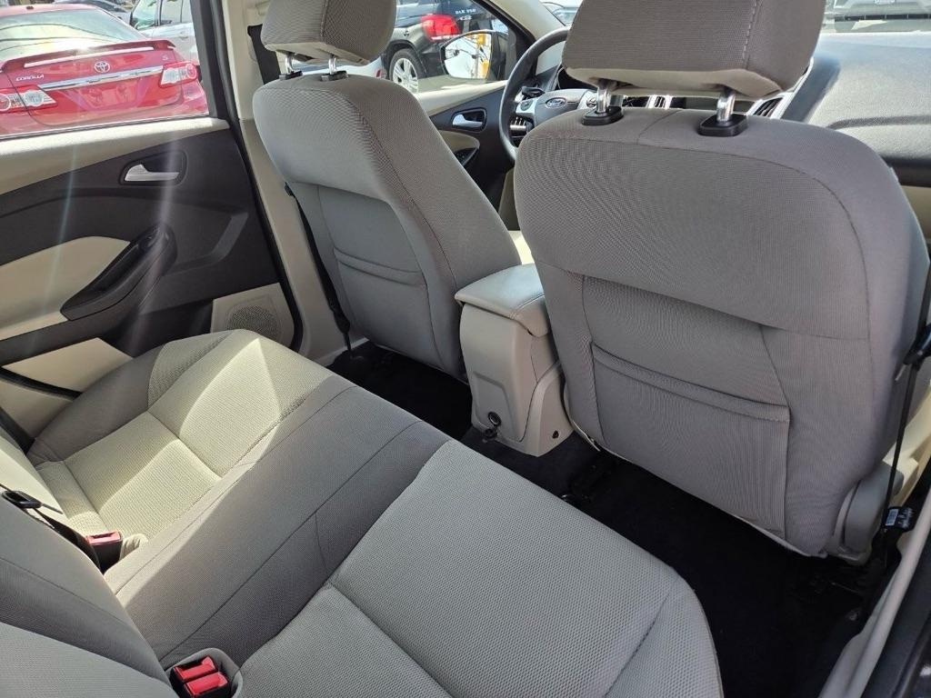 Ford Focus SE Sedan 2014