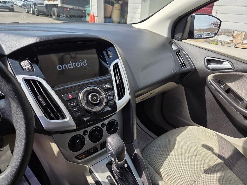 Ford Focus SE Sedan 2014