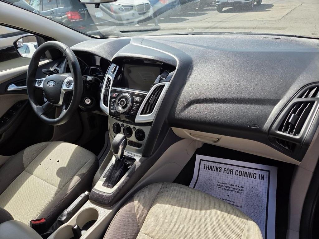 Ford Focus SE Sedan 2014