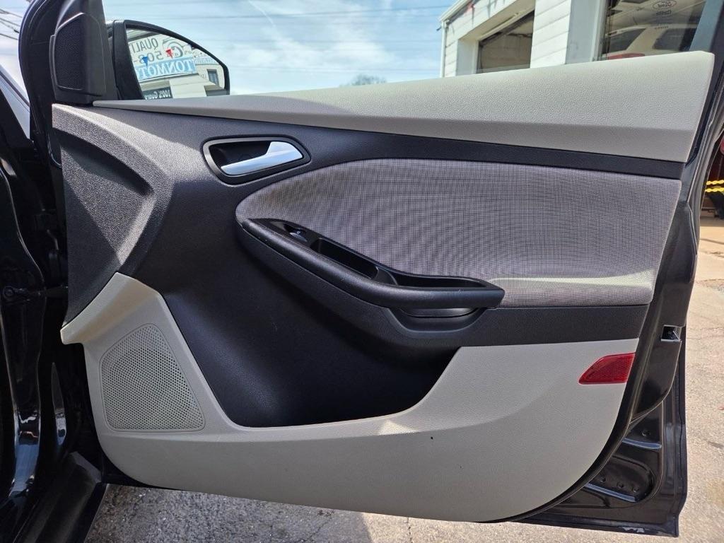 Ford Focus SE Sedan 2014