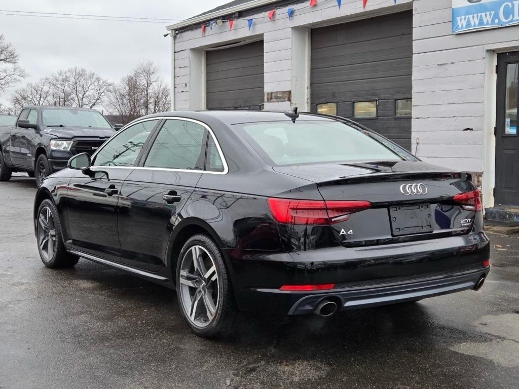 Audi A4 2.0T Prestige quattro Sedan 2017