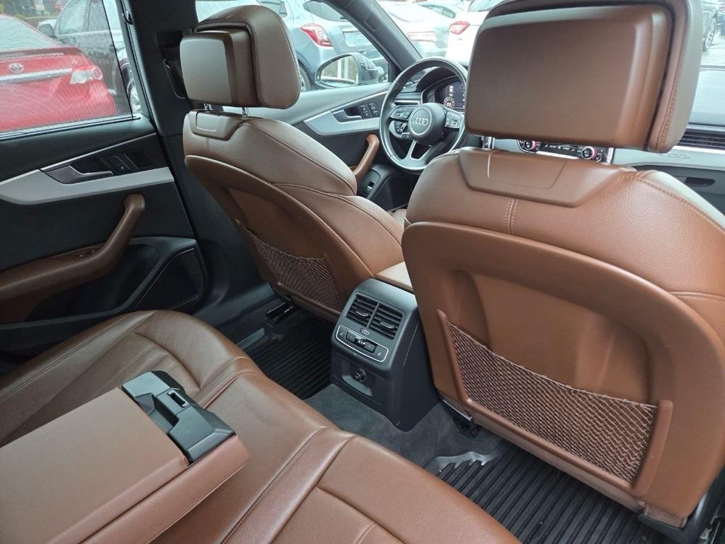 Audi A4 2.0T Prestige quattro Sedan 2017