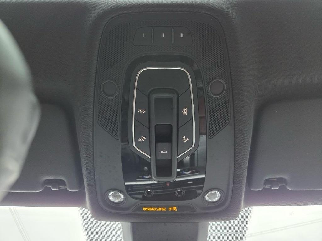 Audi A4 2.0T Prestige quattro Sedan 2017