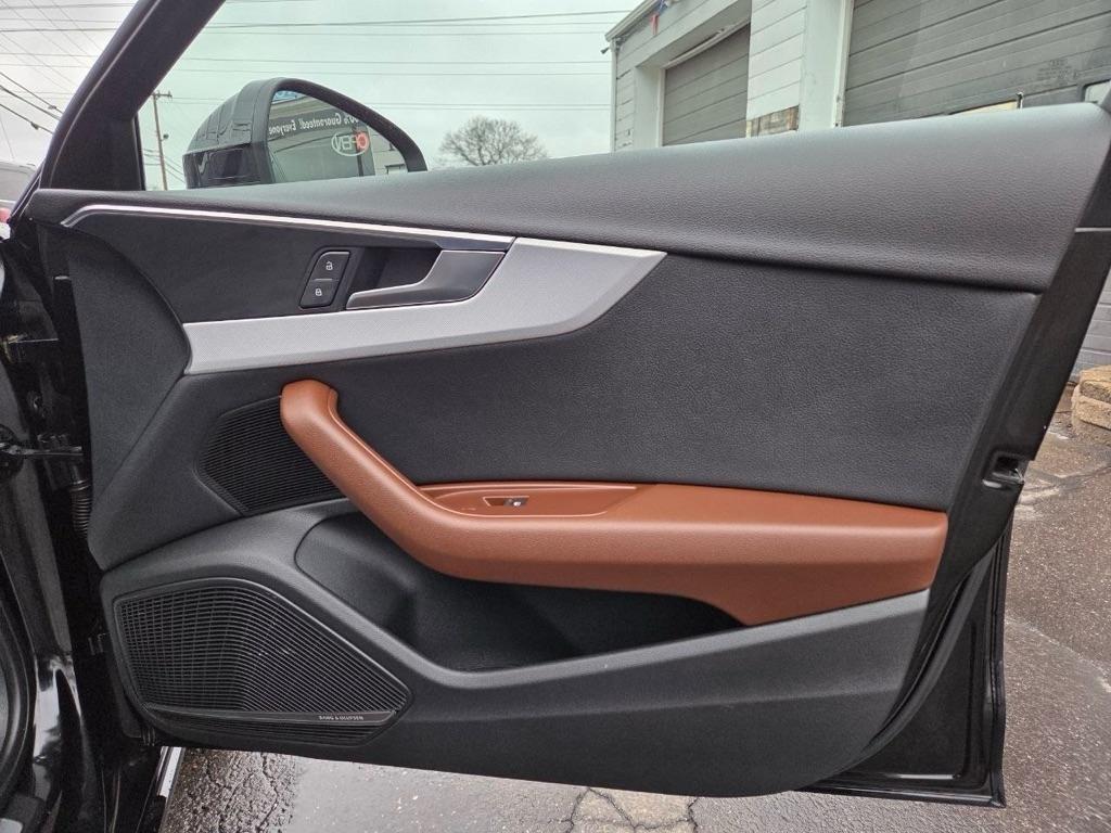 Audi A4 2.0T Prestige quattro Sedan 2017