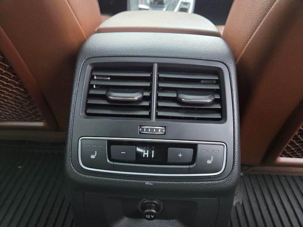 Audi A4 2.0T Prestige quattro Sedan 2017