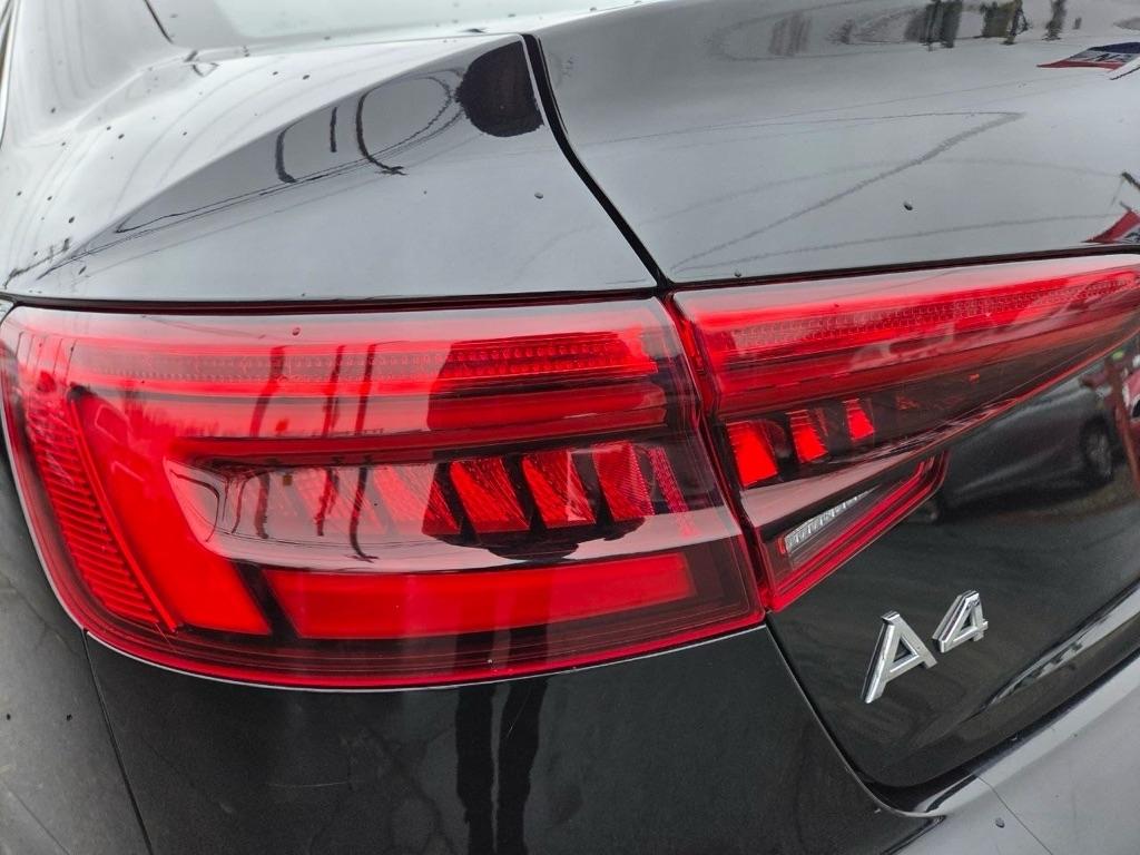 Audi A4 2.0T Prestige quattro Sedan 2017