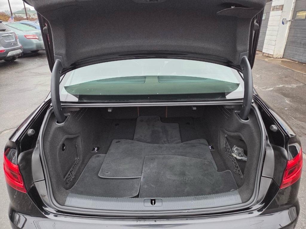 Audi A4 2.0T Prestige quattro Sedan 2017