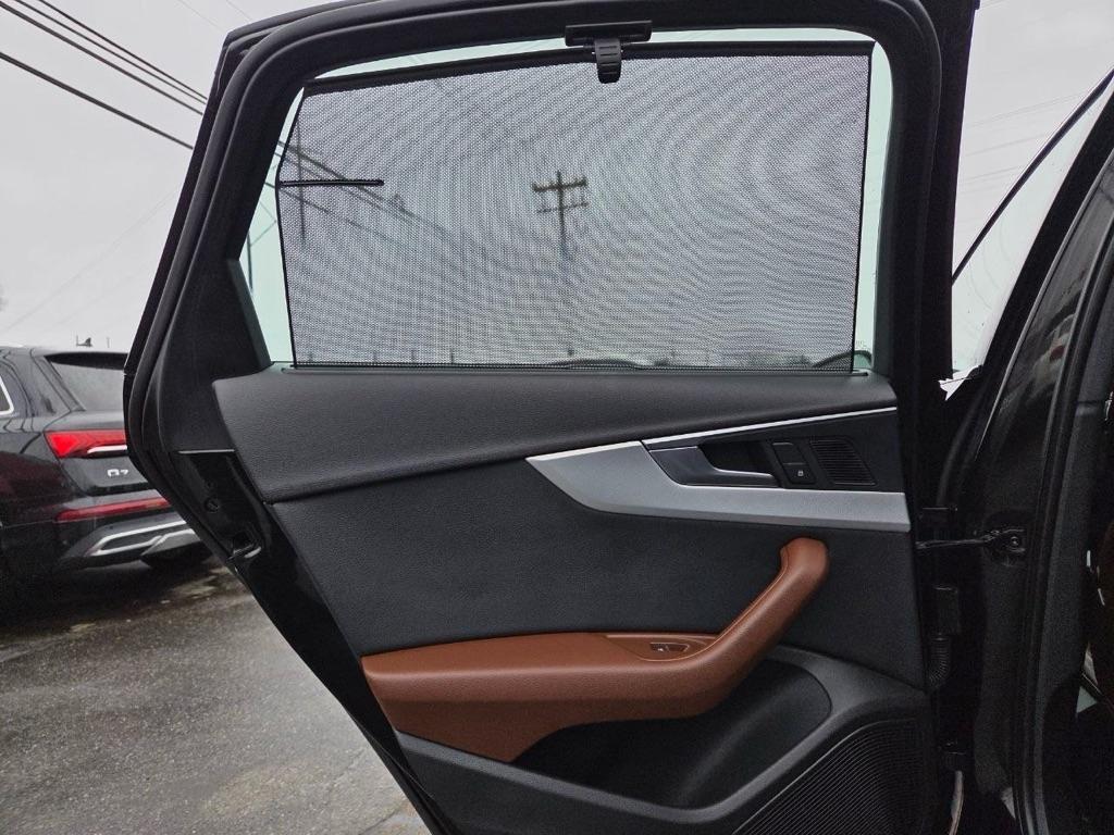 Audi A4 2.0T Prestige quattro Sedan 2017