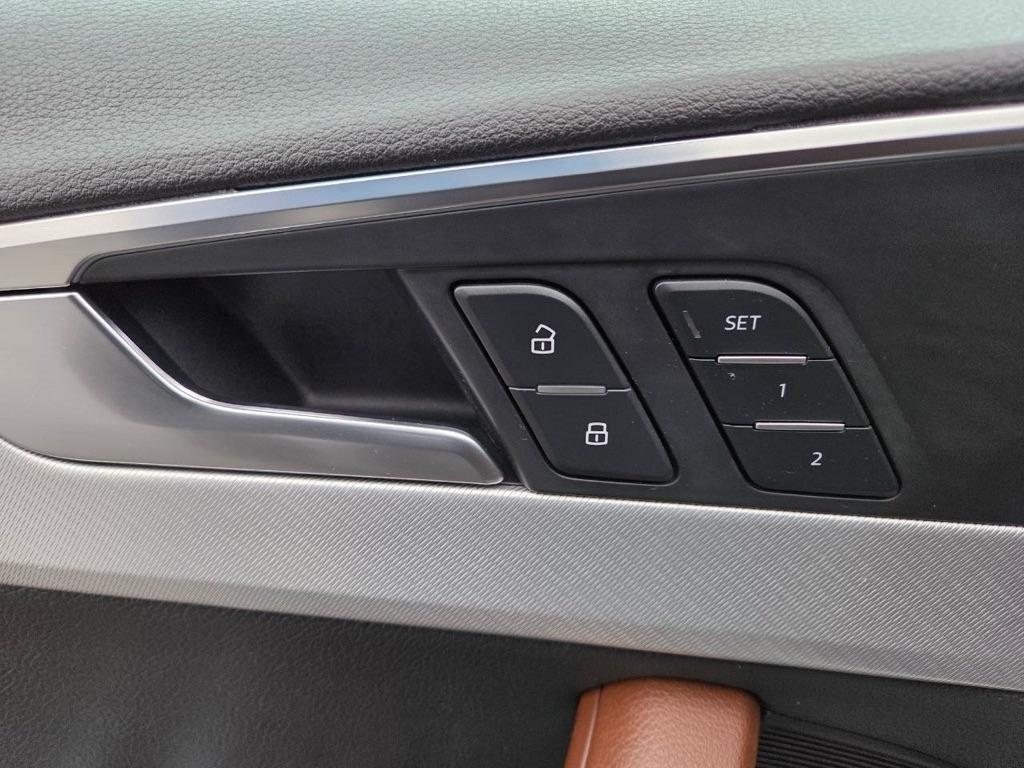 Audi A4 2.0T Prestige quattro Sedan 2017