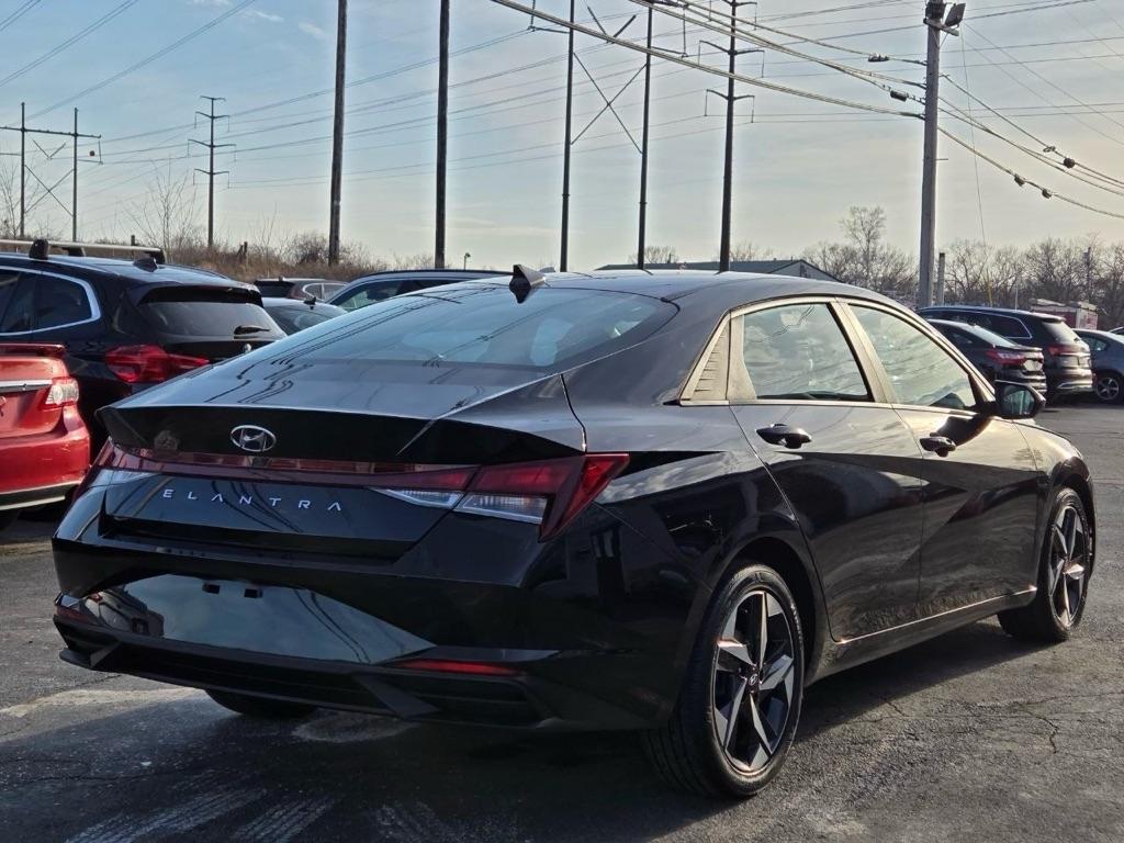 Hyundai Elantra SEL 2023