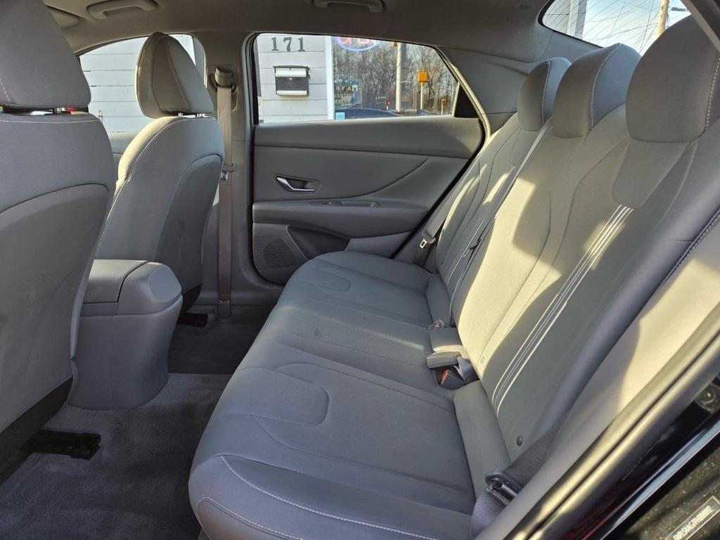 Hyundai Elantra SEL 2023