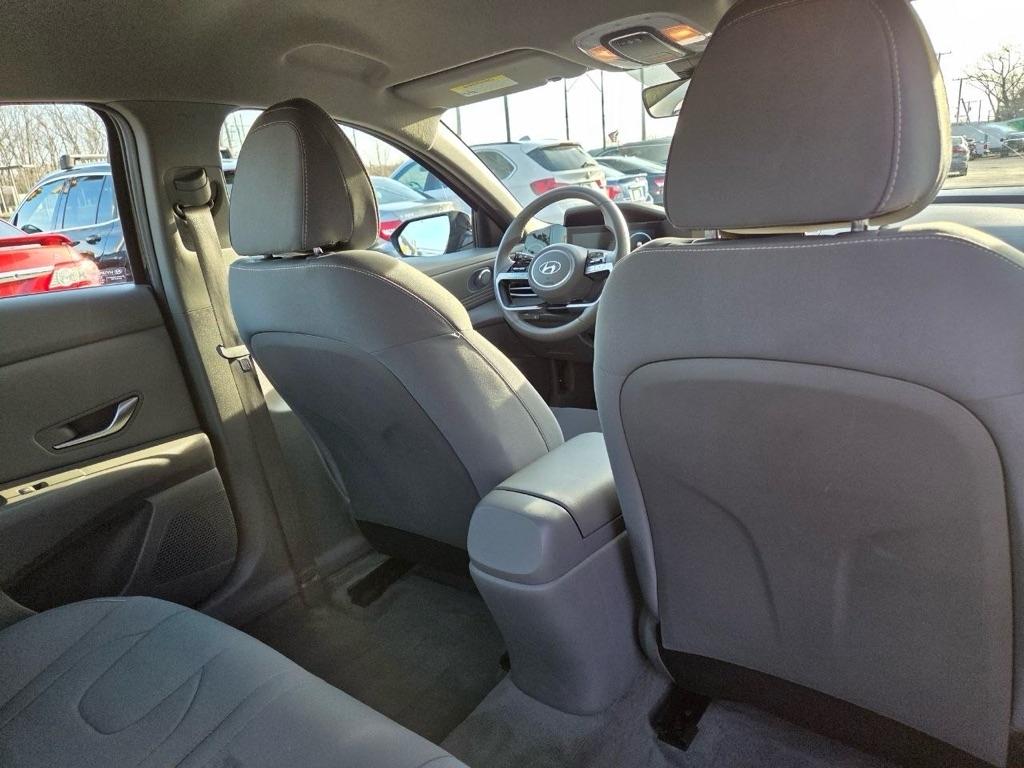 Hyundai Elantra SEL 2023
