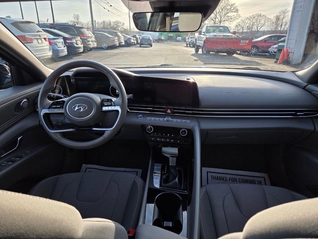 Hyundai Elantra SEL 2023