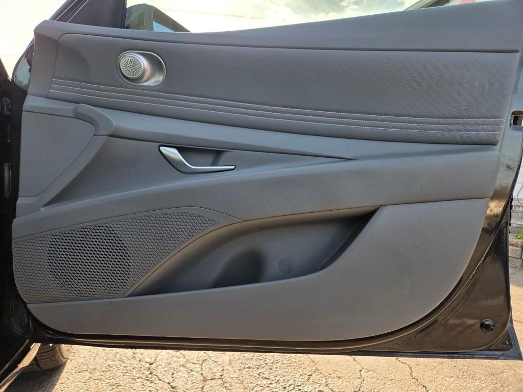 Hyundai Elantra SEL 2023