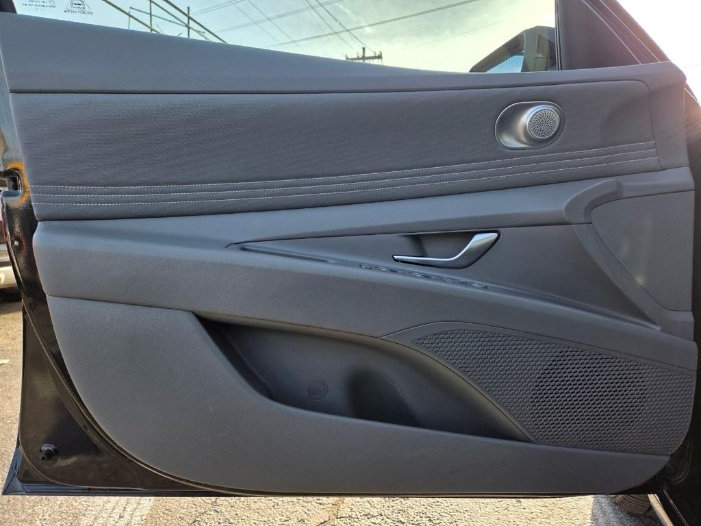 Hyundai Elantra SEL 2023