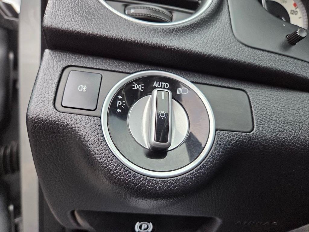 Mercedes-Benz C-Class C300 4MATIC Sport Sedan 2013