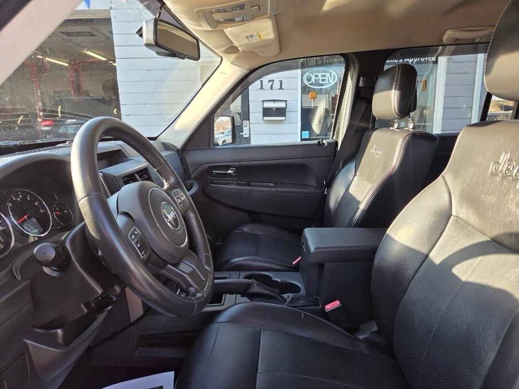 Jeep Liberty Sport 4WD 2012